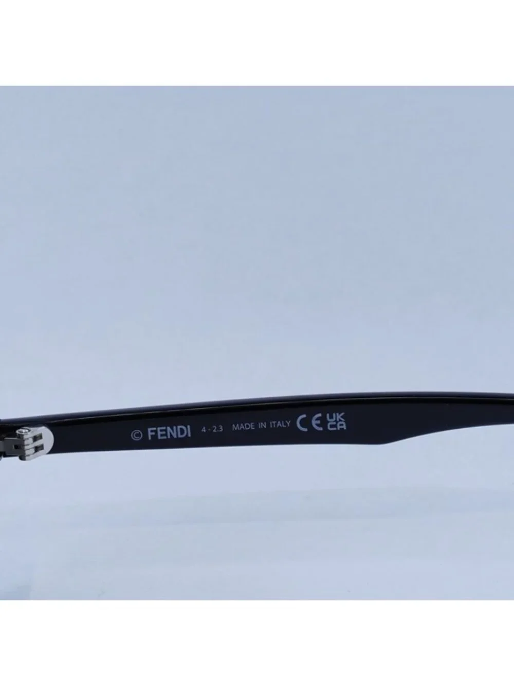 Fendi FE40094I 01A Sunglasses Shiny Black Oval Frame, Smoke Lenses